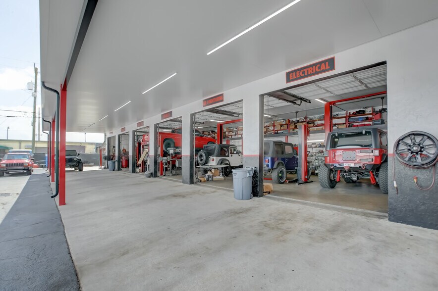 More Photos Of 530 S Dixie Hwy W, Pompano Beach Auto Repair For Sale