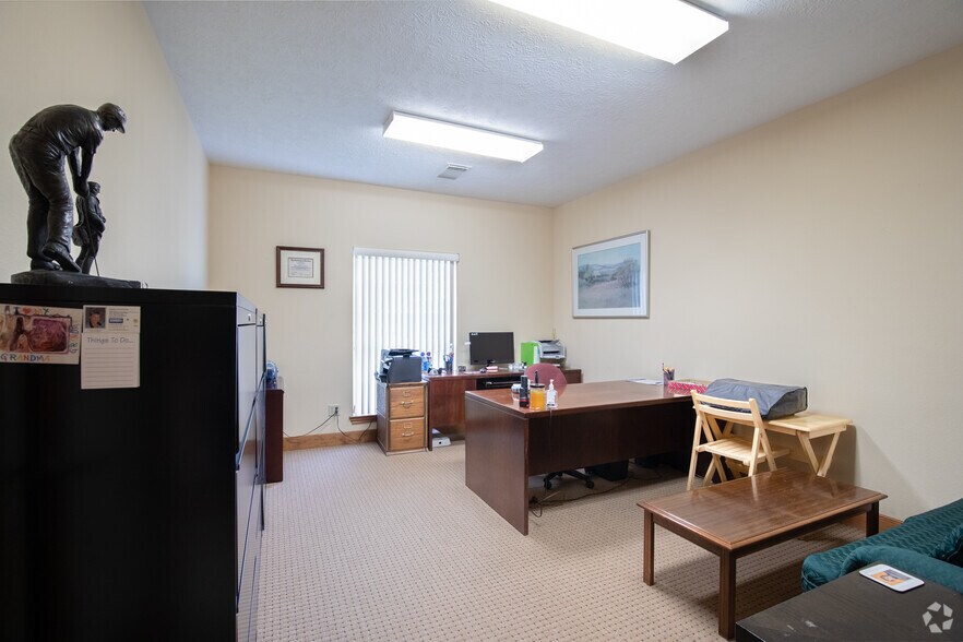 More Photos Of 14504 North Fwy, Houston Office For Sale