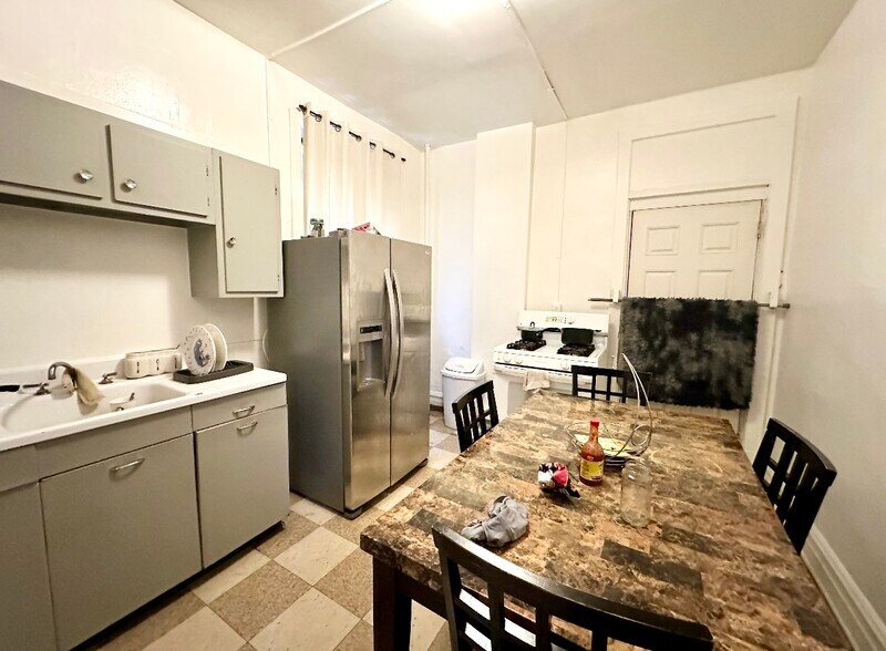 More Photos Of 1601 W Garfield Blvd, Chicago Apartments For Sale