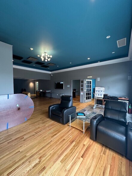 More Photos Of 269 Millburn Ave, Millburn Storefront For Lease