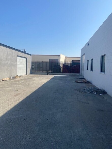 More Photos Of 8030 Freestone Ave, Santa Fe Springs Manufacturing For Lease