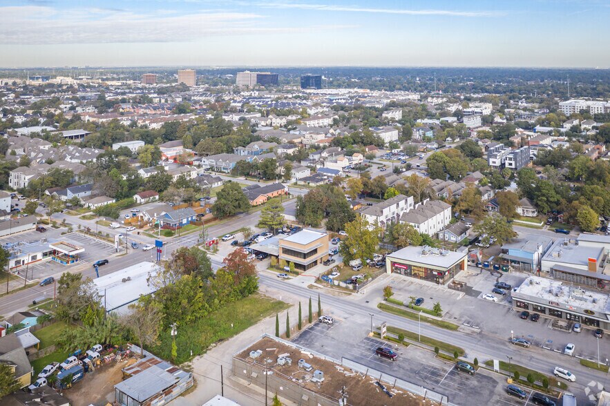 More Photos Of 729 W 19th St, Houston Storefront Retail Office For Sale