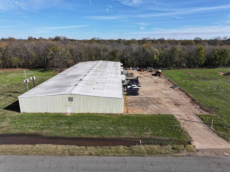 More Photos Of 1416 Alpine Blvd, Bossier City Manufacturing For Sale