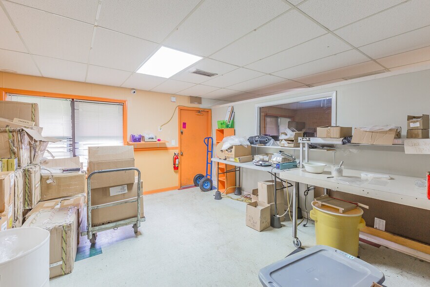 More Photos Of 300 Alamar St, Fort Oglethorpe General Retail For Sale