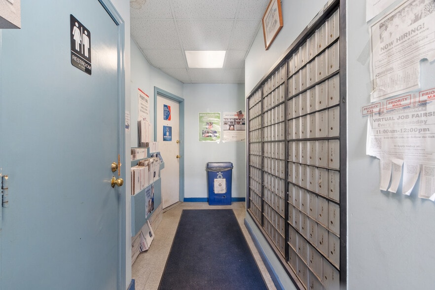 More Photos Of 561 Main St, Boxford General Retail For Sale