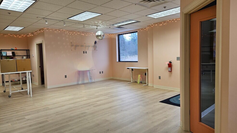 More Photos Of 822 Kumho Dr, Fairlawn Medical For Lease