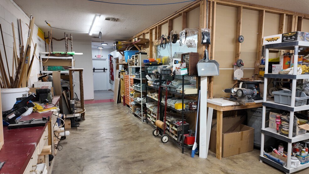 More Photos Of 5467 N Main St, Joplin Freestanding For Sale