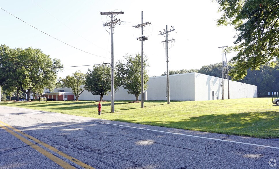 Primary Photo Of 6245 Industrial Pky, Whitehouse Warehouse For Lease