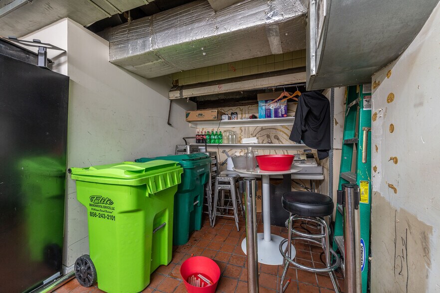 More Photos Of 112 Chestnut St, Philadelphia Storefront Retail Residential For Sale