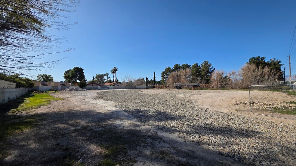 More Photos Of 3909 Vegas Dr, Las Vegas Office For Sale