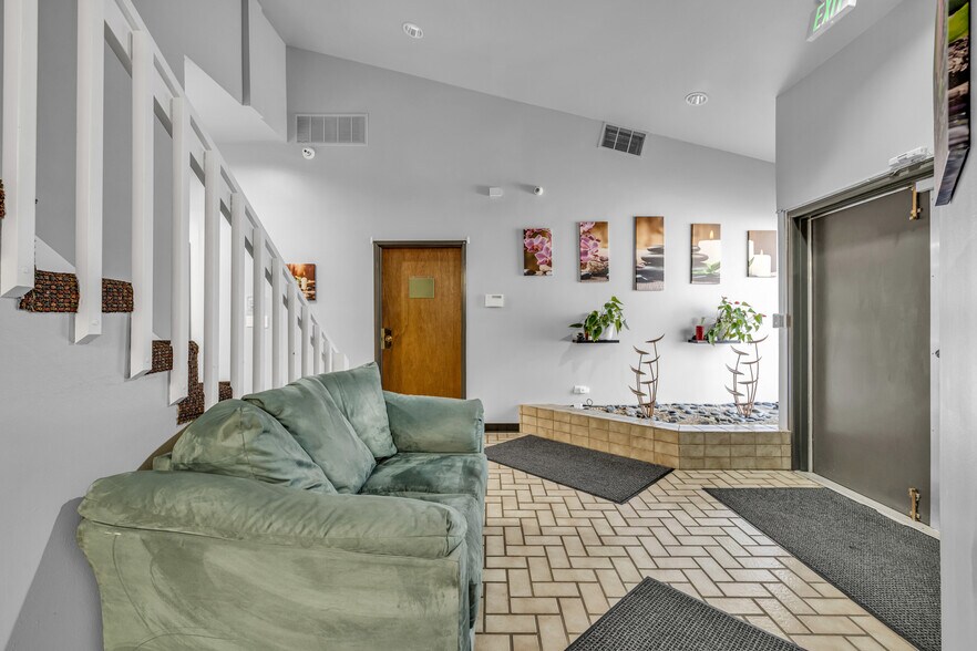 More Photos Of 13791 E Rice Pl, Aurora Office For Sale