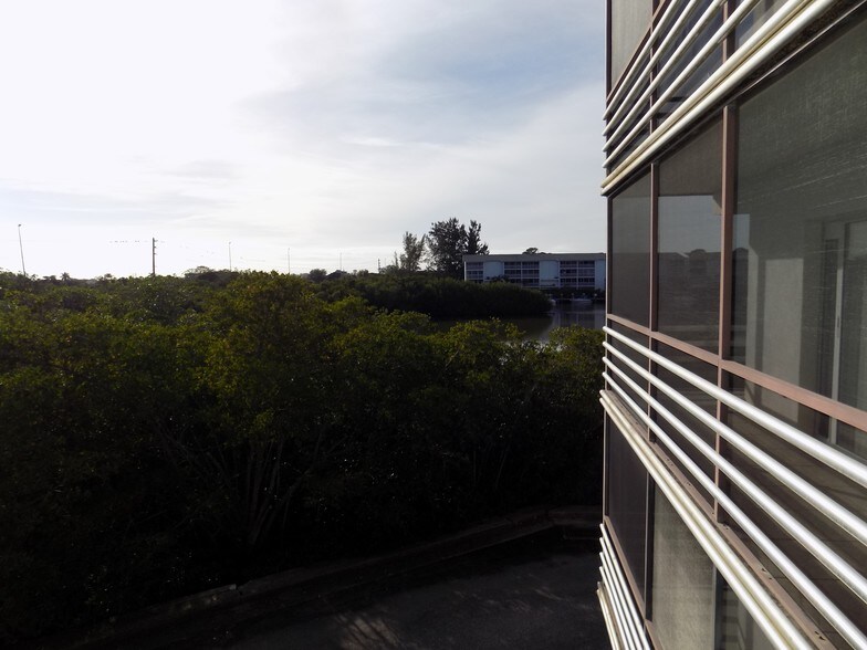 More Photos Of 1460 S McCall Rd, Englewood Medical For Sale