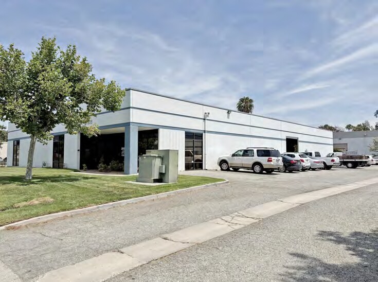 More Photos Of 27556 Commerce Center Dr, Temecula Manufacturing For Sale