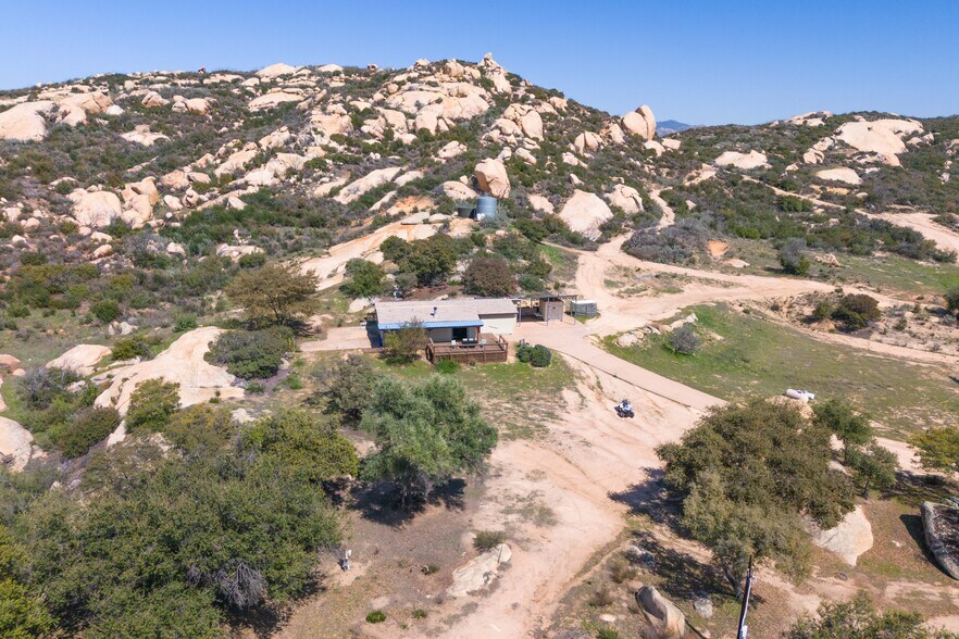 More Photos Of 19191 High Glen Rd, Alpine Specialty For Sale