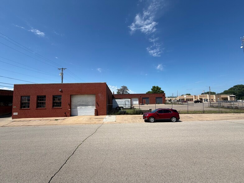 More Photos Of 130 Olive Ave, El Dorado Warehouse For Sale