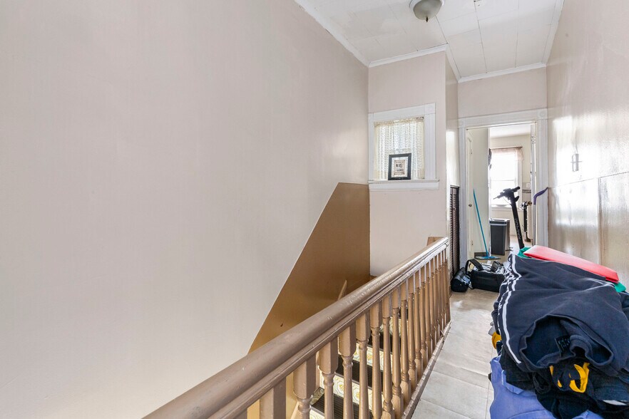 More Photos Of 6930 Myrtle Ave, Glendale General Retail For Sale