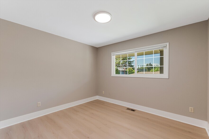 More Photos Of 2706 SE Spruce St, Hillsboro Healthcare For Sale