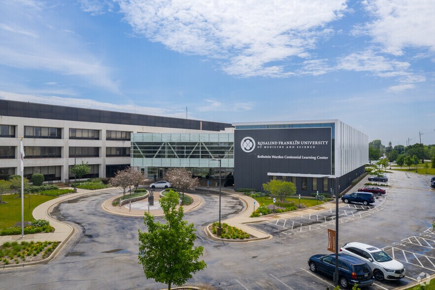 More Photos Of 3333 Green Bay Rd, North Chicago Office For Lease