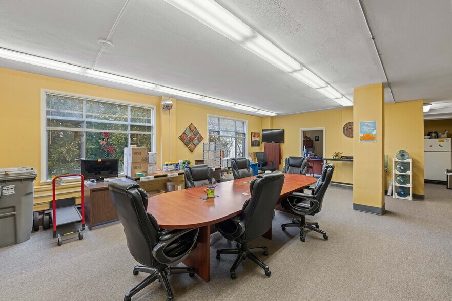 More Photos Of 340 Central Ave, Coos Bay Medical For Lease