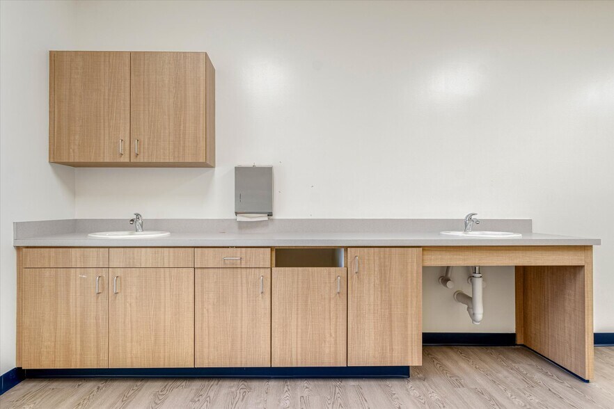 More Photos Of 481 Shores Blvd, Saint Augustine Medical For Lease