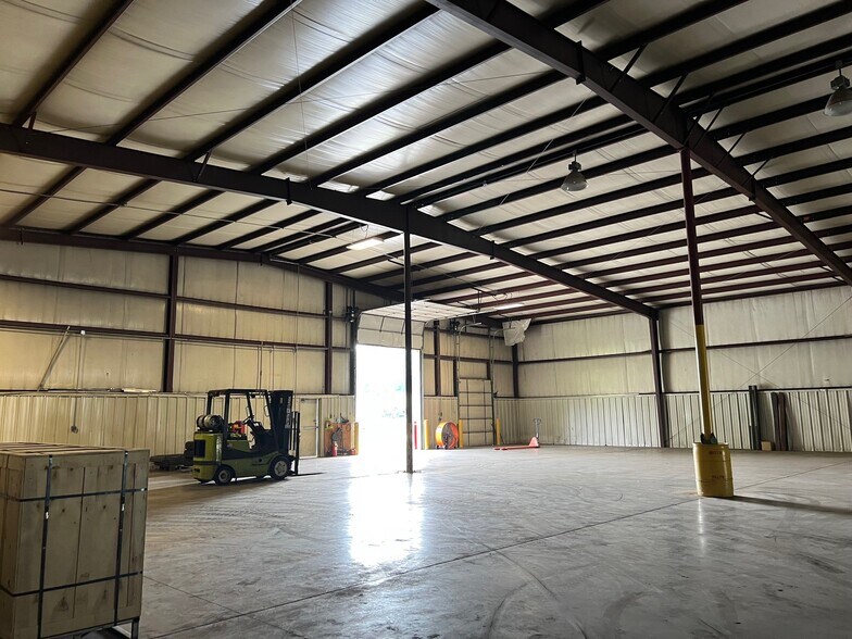 More Photos Of 2971 Pittsburgh Rd, Perryopolis Warehouse For Lease