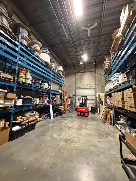 More Photos Of 1225 Kingsway Ave, Port Coquitlam Warehouse For Lease