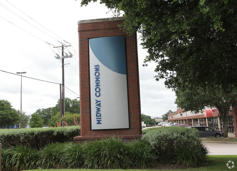 More Photos Of 2015 Midway Rd, Carrollton Research And Development For Lease