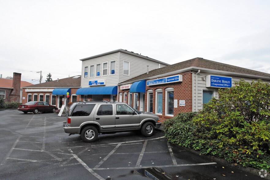 More Photos Of 21550-21590 Willamette Dr, West Linn Office For Lease