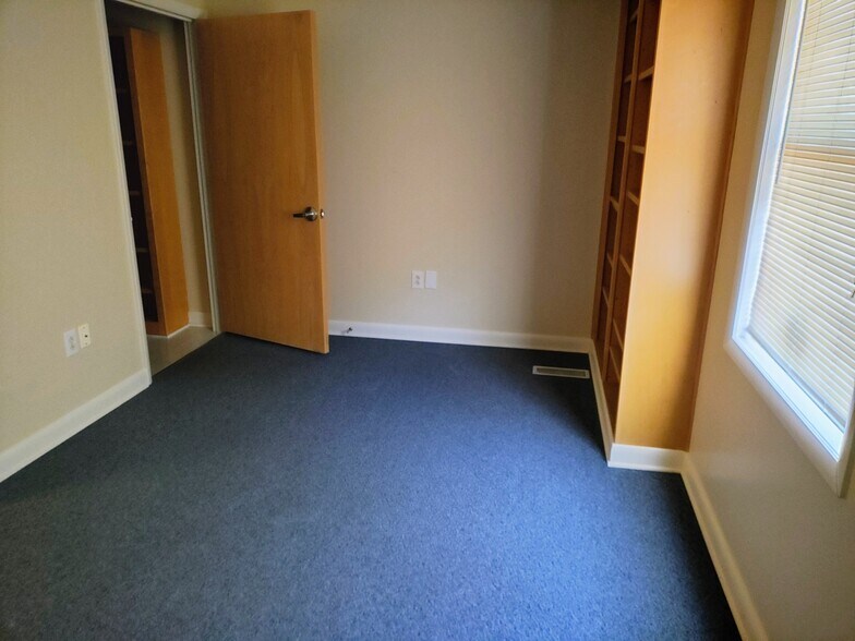 More Photos Of 516 Beaumont Rd, Fayetteville Medical For Lease