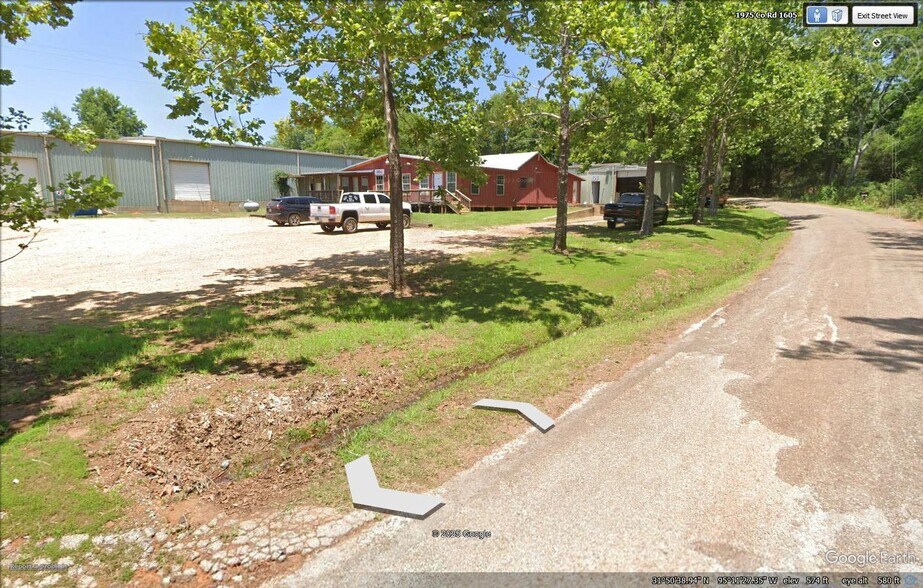 More Photos Of 1975 County Road 1605, Rusk Manufacturing For Sale