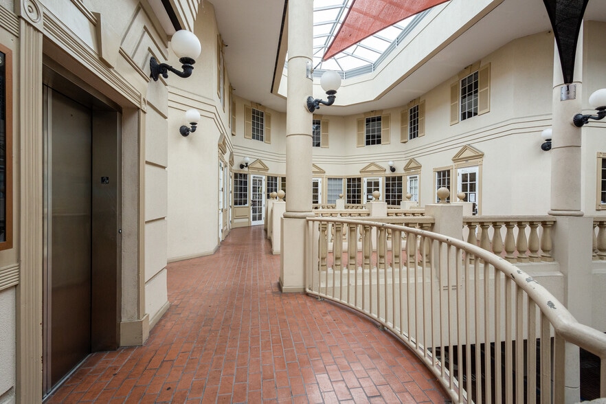 More Photos Of 407 Wekiva Springs Rd, Longwood Medical For Lease