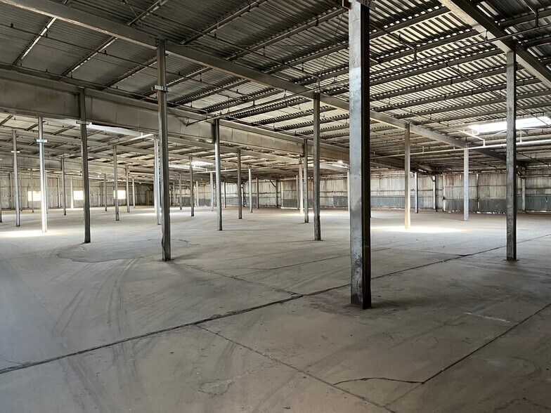 More Photos Of 2411 Avenue E, Lubbock Industrial For Sale