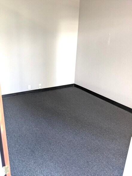 More Photos Of 3095 US-101, Gearhart Office For Lease