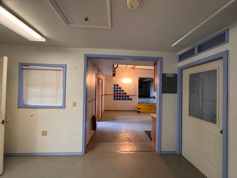 More Photos Of 2210 W Marland St, Hobbs Warehouse For Sale