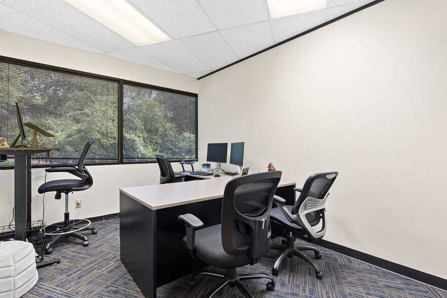 More Photos Of 1101 S Capital Of Texas Hwy, West Lake Hills Office For Lease