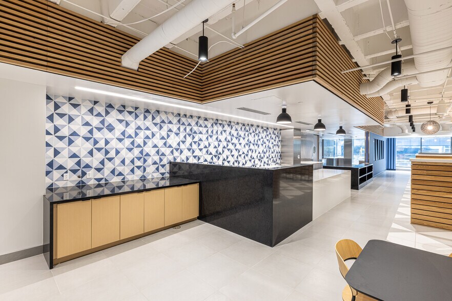 More Photos Of 1501-1507 Lyndon B Johnson Fwy, Dallas Unknown For Lease