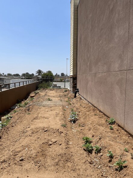 More Photos Of 8254 Mission Blvd, Jurupa Valley Unknown For Lease