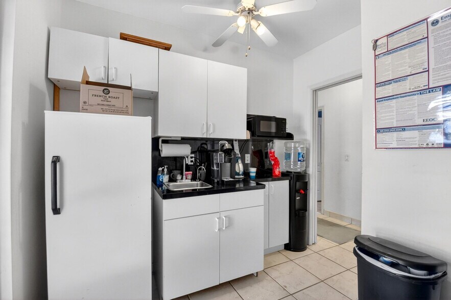 More Photos Of 321 N Railroad Ave, Boynton Beach Unknown For Lease