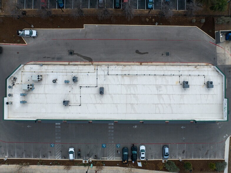 More Photos Of 8622 Huebner Rd, San Antonio Storefront For Lease