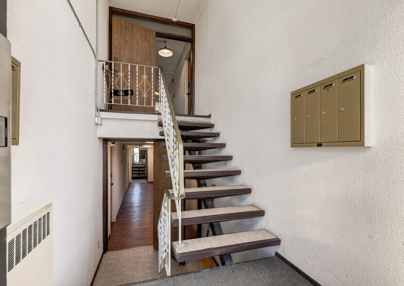 More Photos Of 120 29 Ave, Calgary Apartments For Sale
