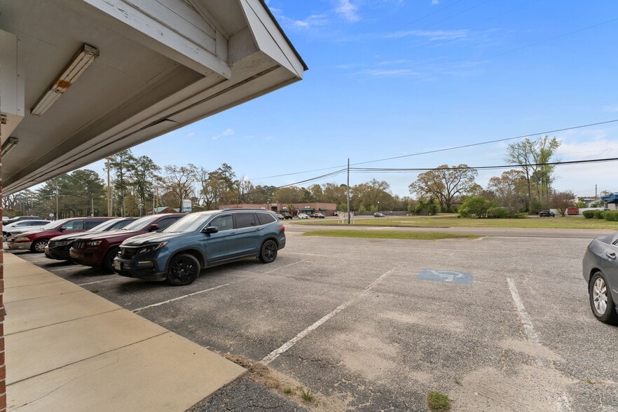 More Photos Of 402-406 Harris Ave, Raeford Storefront Retail Office For Sale