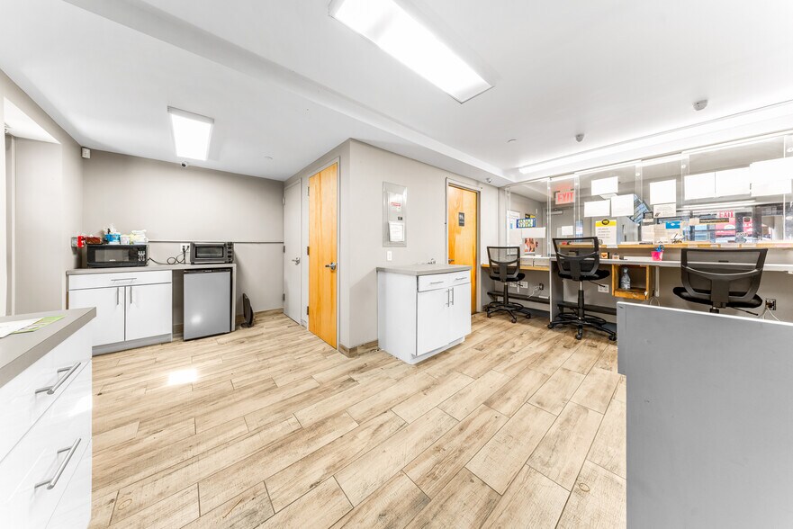 More Photos Of 2311 31st St, Astoria Storefront Retail Residential For Lease
