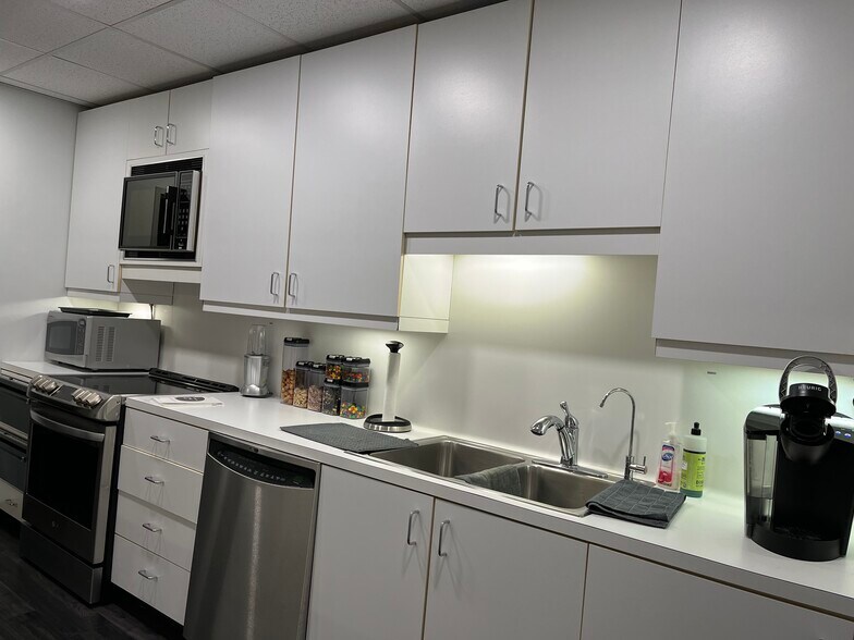 More Photos Of 8020 Westglen Dr, Houston Office For Lease