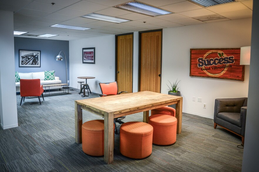 More Photos Of 1541-1551 Ocean Ave, Santa Monica Apartments For Lease