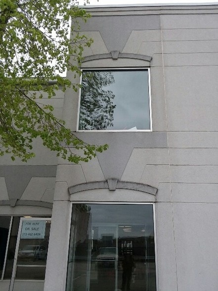 More Photos Of 227 E High St, Jefferson City Storefront Retail Office For Sale