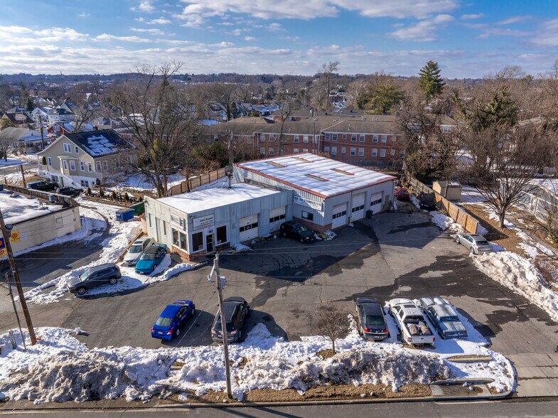 More Photos Of 4010 Southwestern Blvd, Baltimore Service For Sale