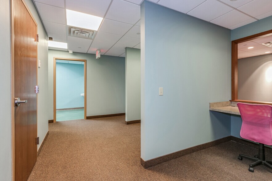 More Photos Of 7300 France Ave S, Edina Medical For Lease