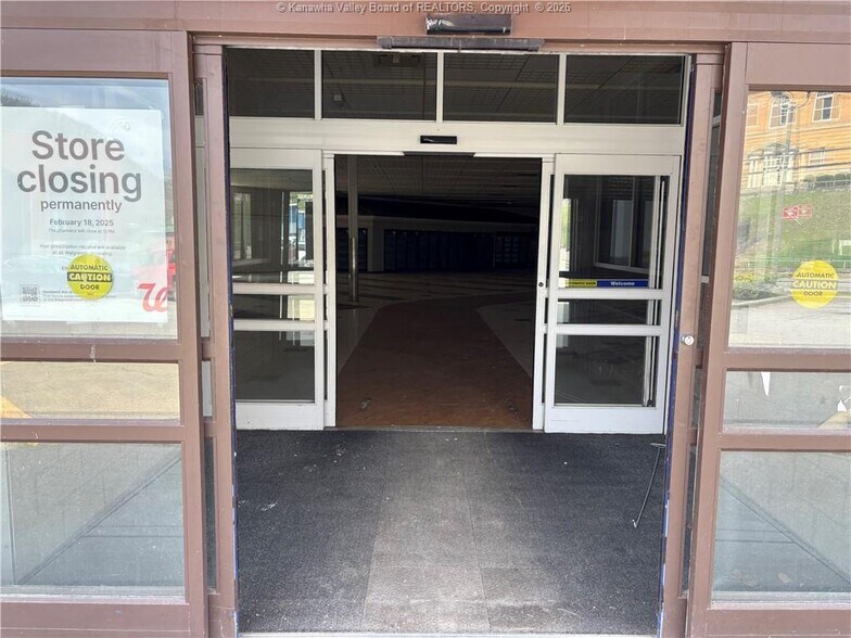 More Photos Of 173 Main St, Clay Drugstore For Lease