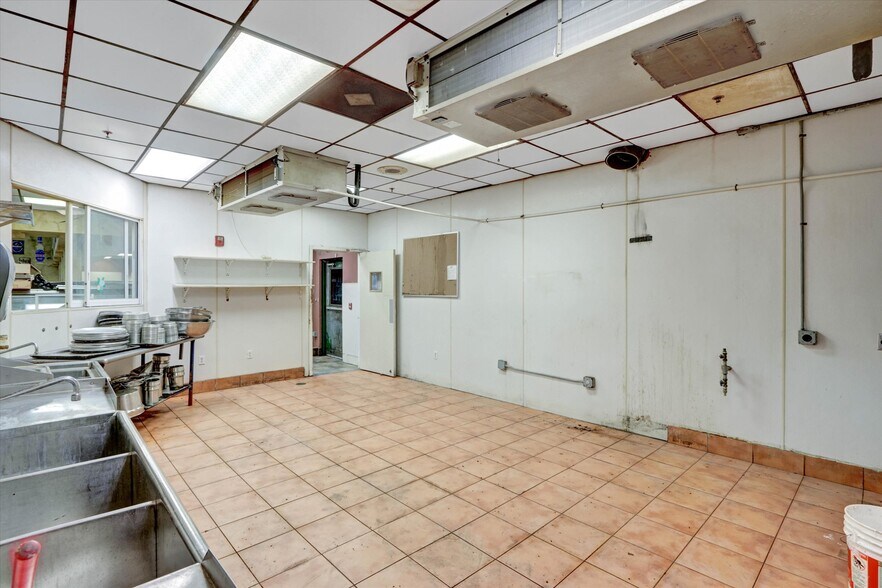 More Photos Of 862 Lafayette St, Cape Coral Restaurant For Sale