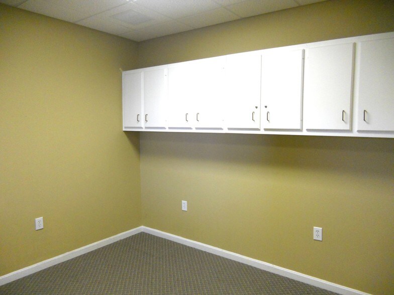 More Photos Of 30 Stonecrest Ct, Shelbyville Medical For Lease